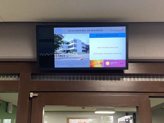 School entrance NoviSign signage screen School entrance NoviSign signage screen