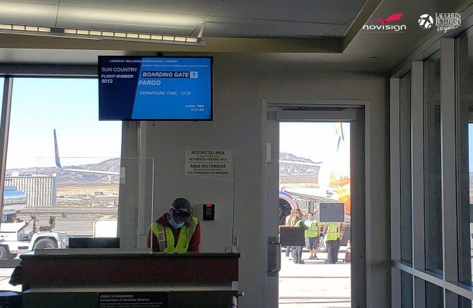 airport digital signage 2