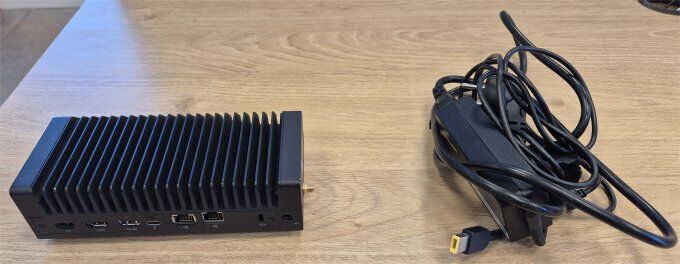 Lenovo SE30 with charger