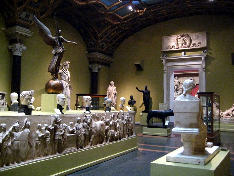 Digital signage for museums